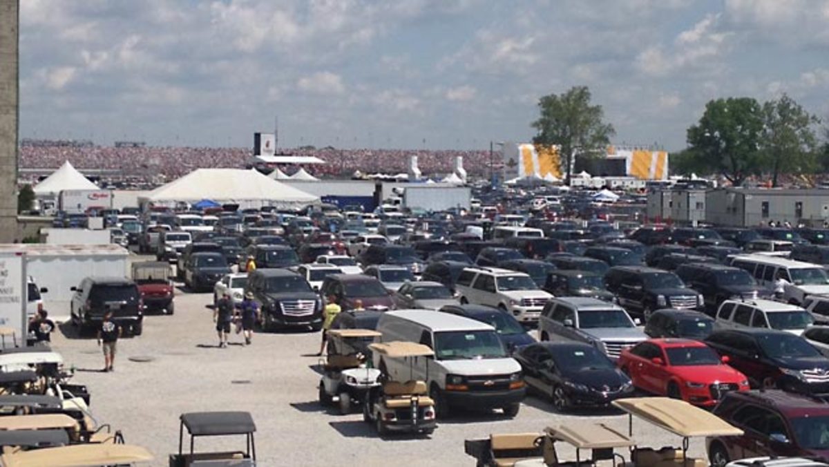 photo-1-crowd.jpg
